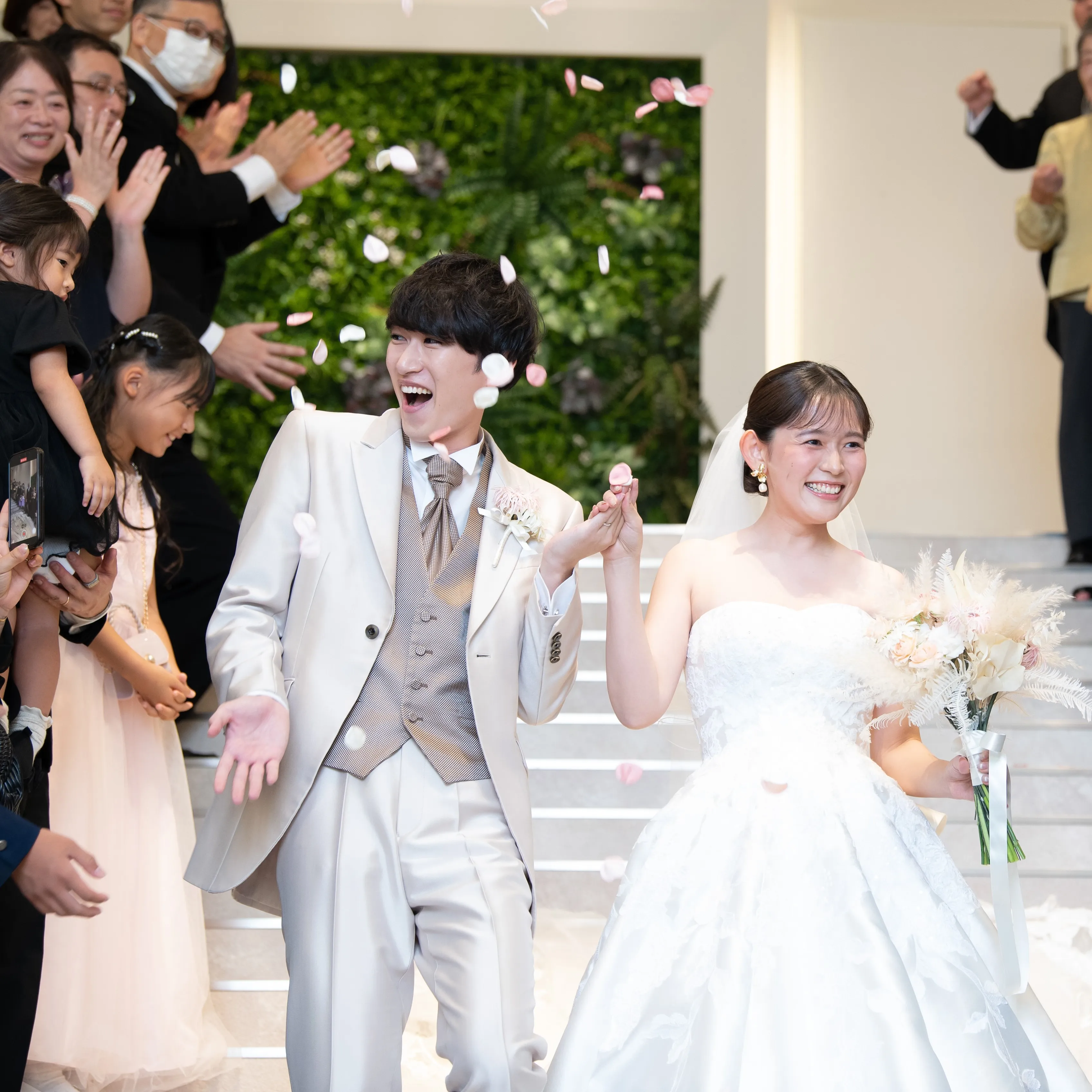 80名party】『funny』 | ウエディングレポート | ザ・リバーサイド