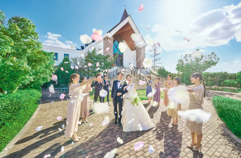 大階段フラワーシャワー　ゲストからの祝福