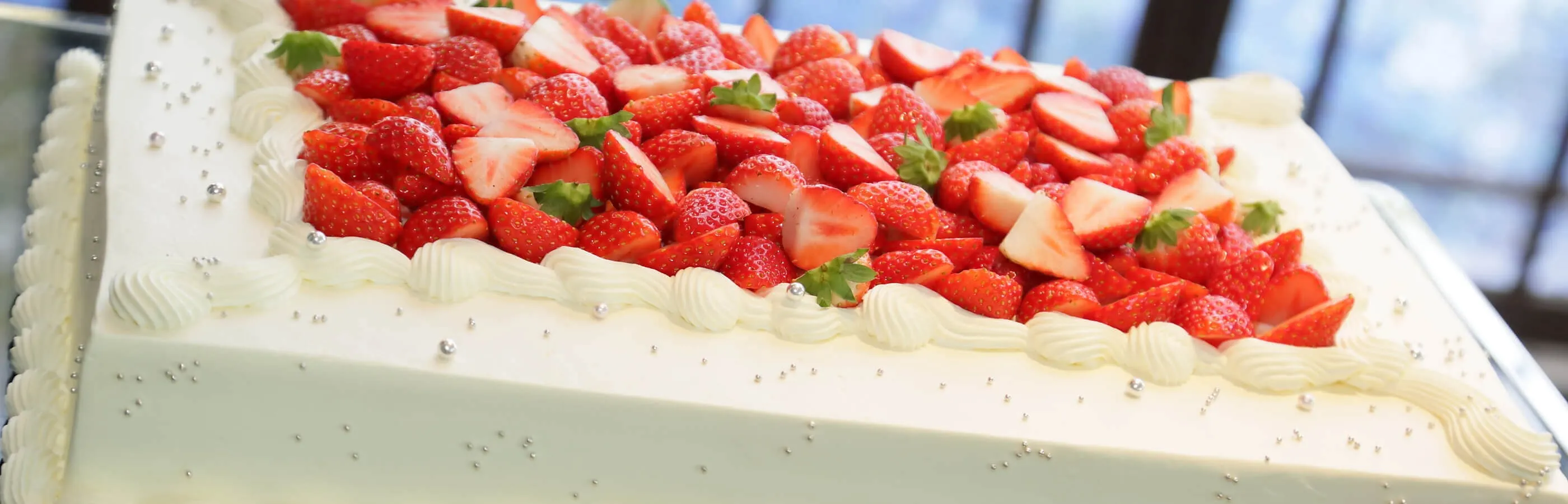 いちごのウェディングケーキ