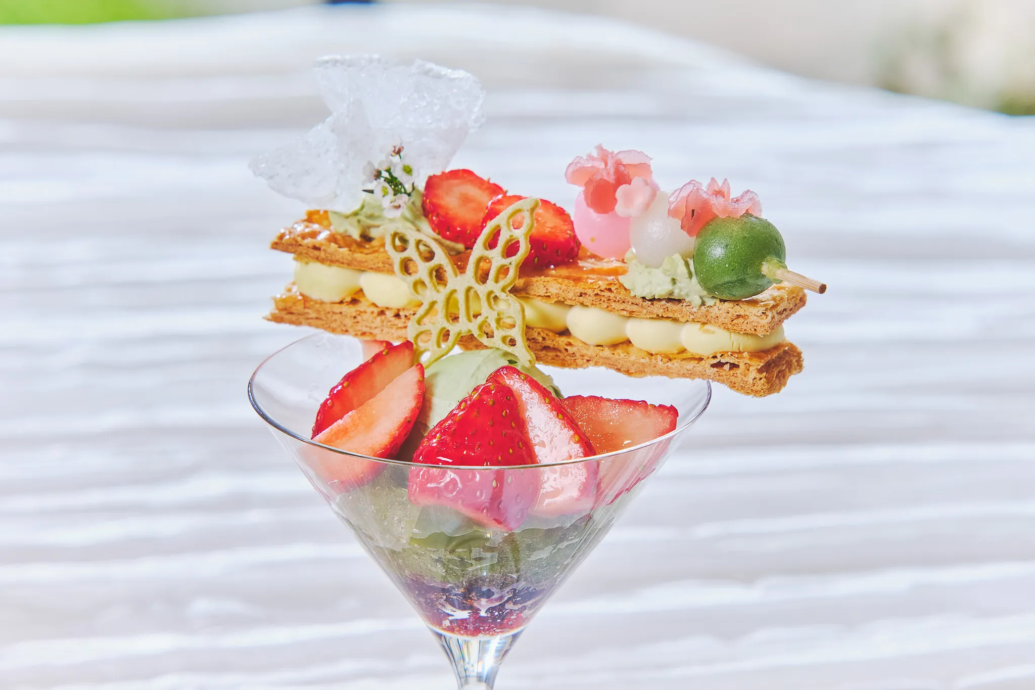 桜色のストロベリーアフタヌーンティスクエアーメイン画像