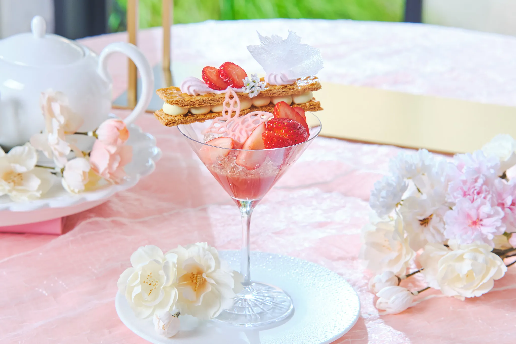 桜色のストロベリーアフタヌーンティスクエアーメイン画像